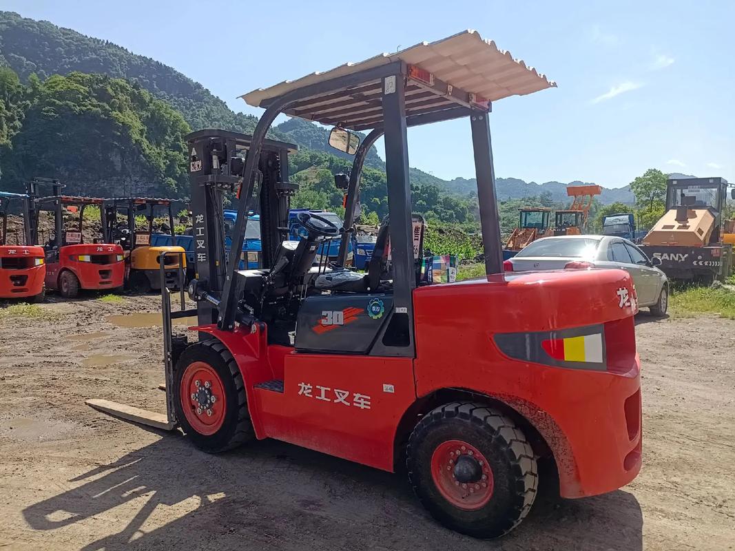 龍工3噸自動擋叉車 準新狀態、超長質保，高效作業首選